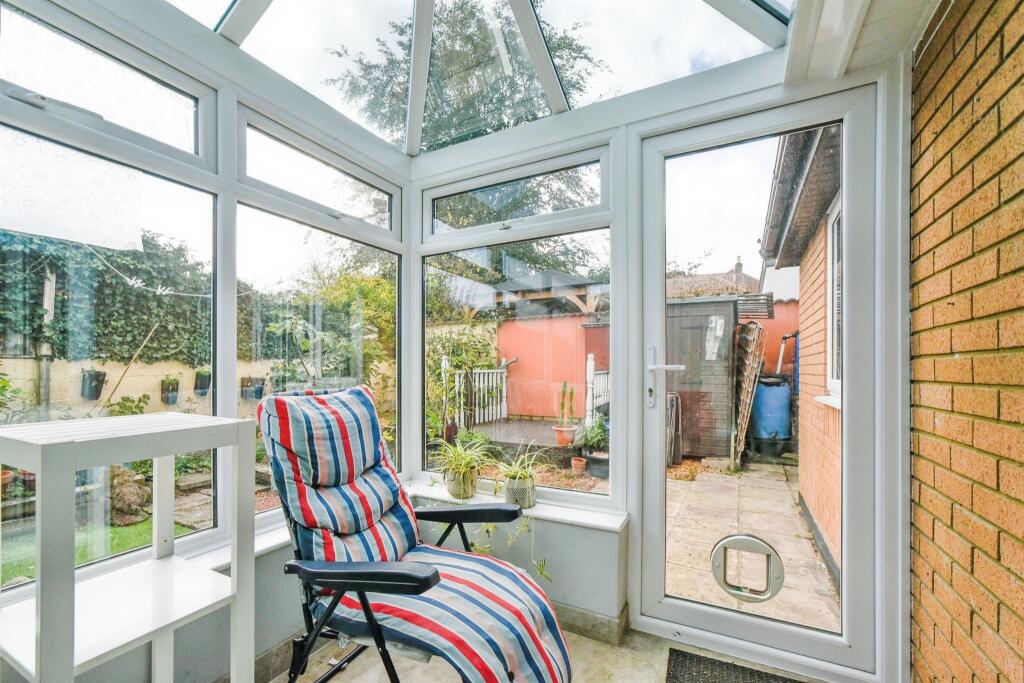 Cherry Tree Court, Calne photo 3