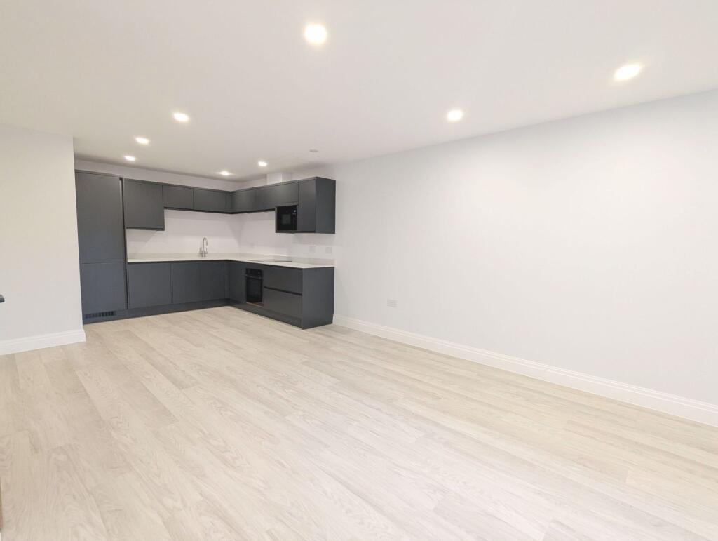 Apartment in Tonbridge - View 2