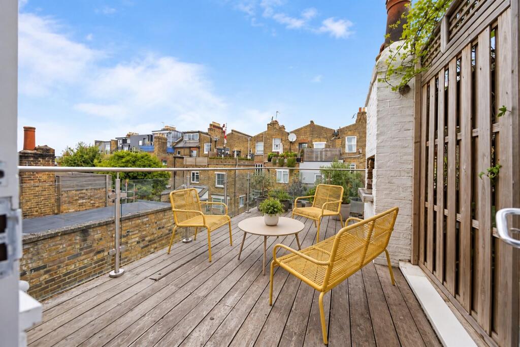 Apartment in London - View 3