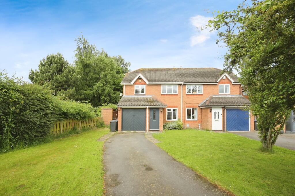 Main image of property: Knapton Close, Hinckley, Leicestershire