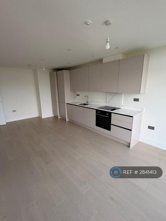 2 bedroom penthouse for rent