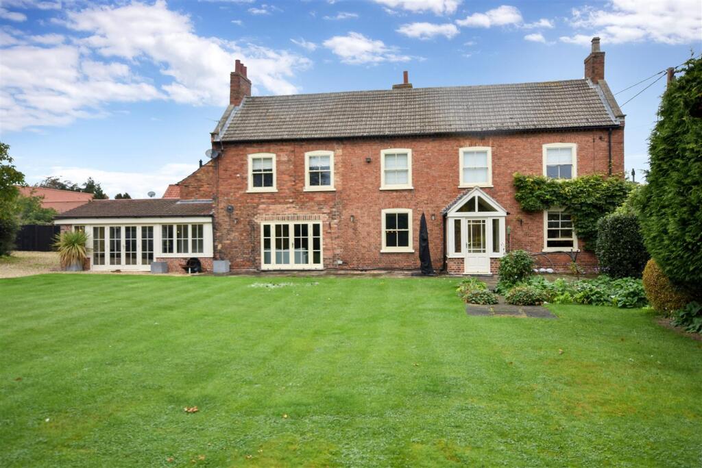 Main image of property: High Street, Swinderby, Lincoln