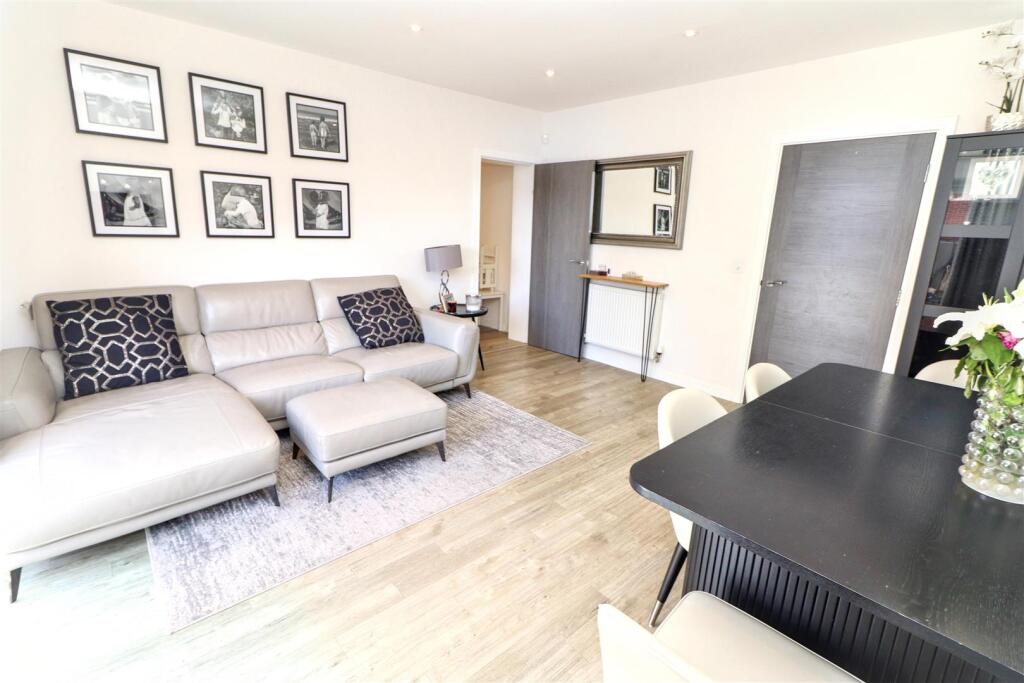 House in Hertsmere, Elstree and Borehamwood - View 4
