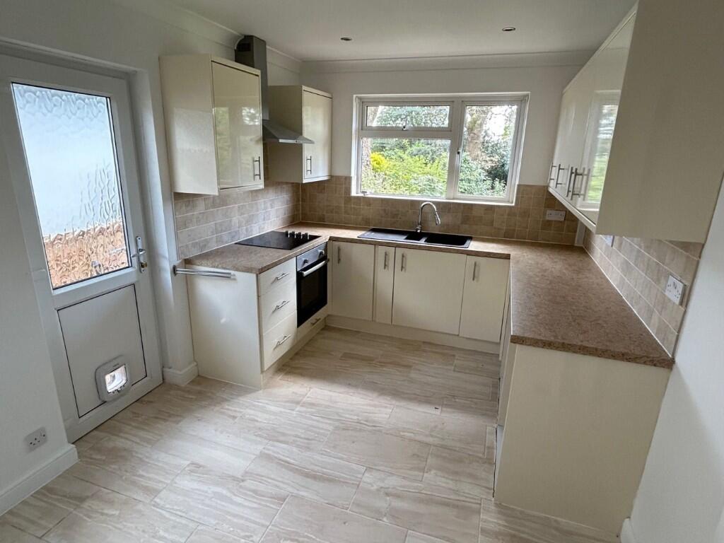 Steepleton Road, Broadstone, Dorset, BH18 - View 4