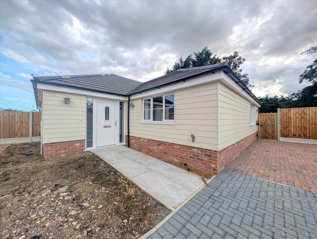 3-bed bungalow on Castle Way, St Osyth, £380,000