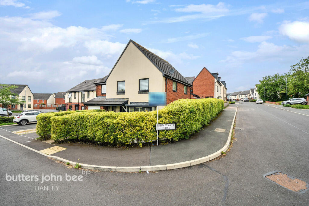 House in Stoke-on-Trent - View 5