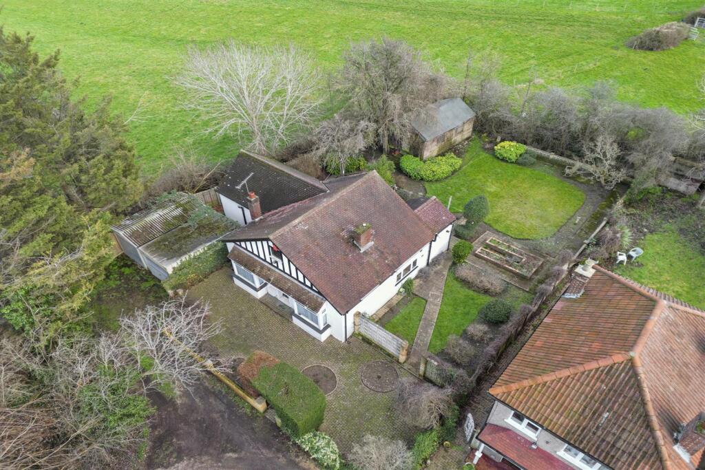 Field End, Ruislip photo 2