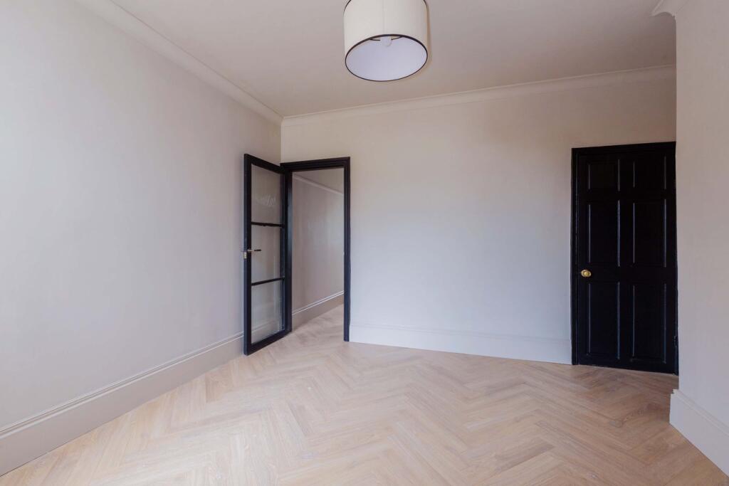 House in Maidenhead, North Town - View 4