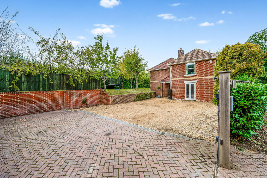 House in Southampton - View 5