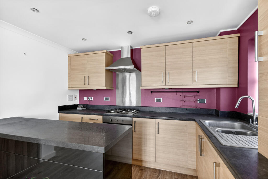 Wokingham Road, Bracknell photo 3
