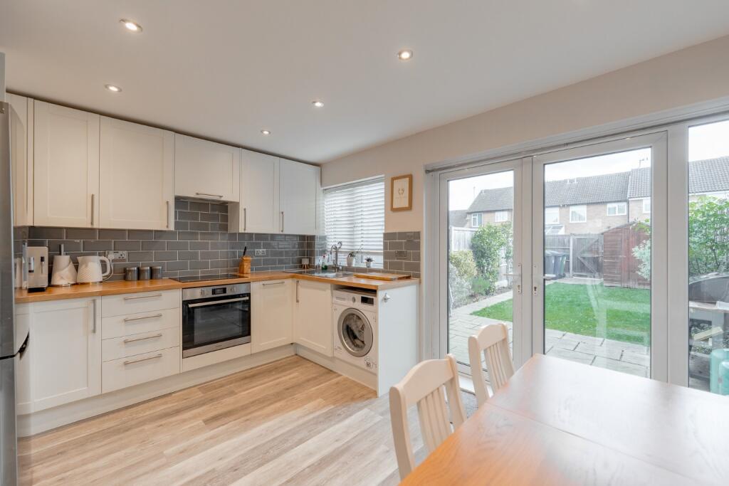 Edinburgh Drive, St. Ives, Cambridgeshire, PE27 3DA photo 2