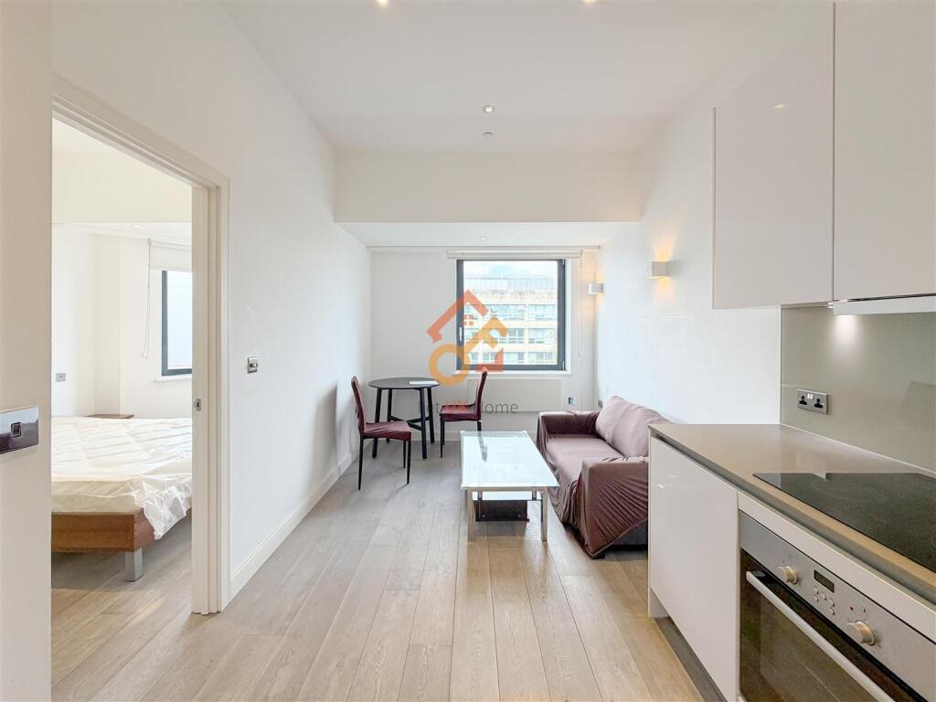 Apartment in Slough - View 5
