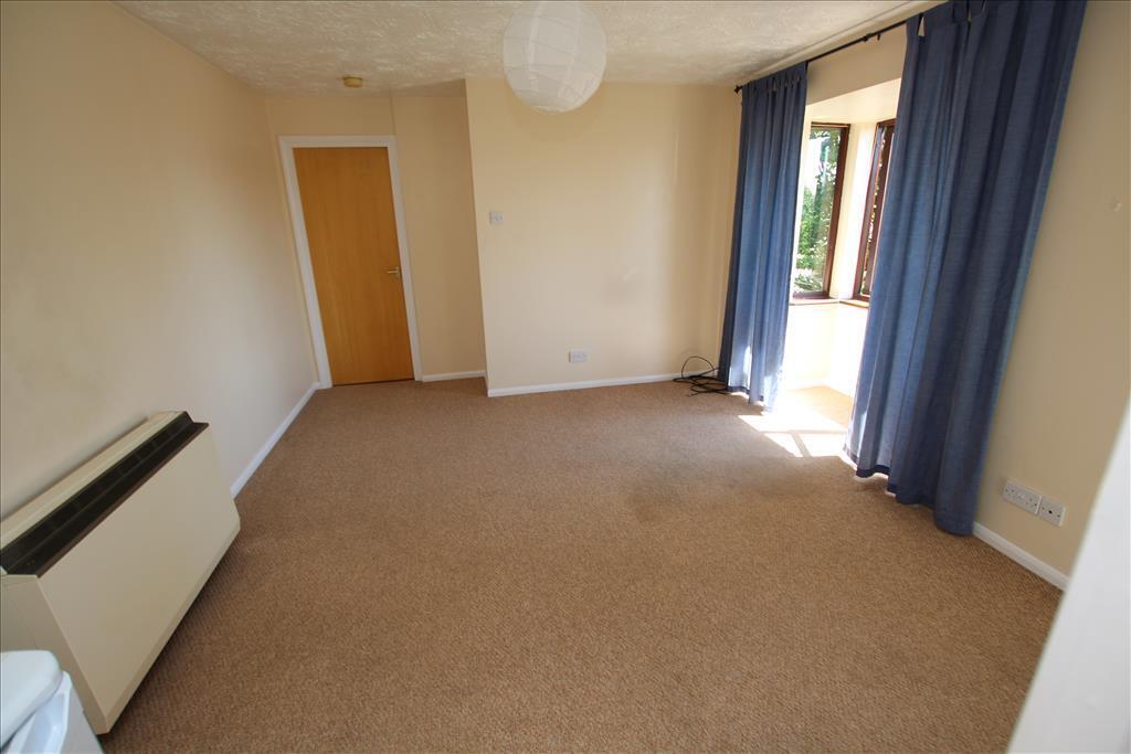 Willow Road, Potton, Sandy, SG19 photo 3