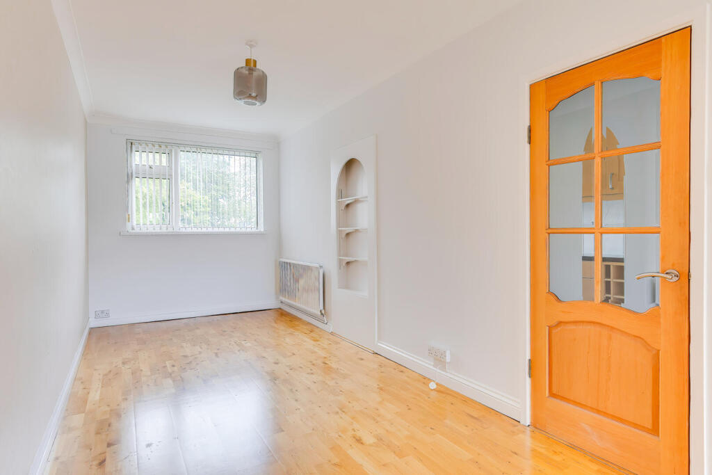 Apartment in Cardiff, Whitchurch - More