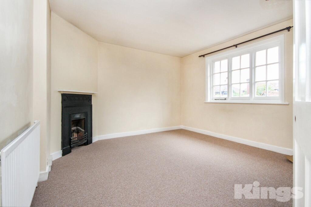 House in Wealden, Frant - More