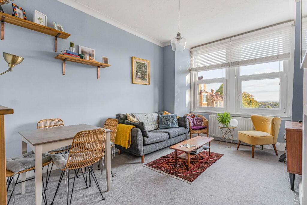 Main image of property: 46 Montem Road, London