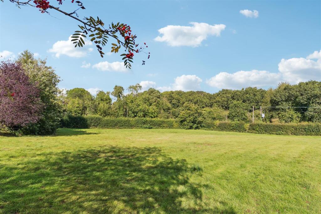Hudnall Common, Little Gaddesden, HP4 photo 4