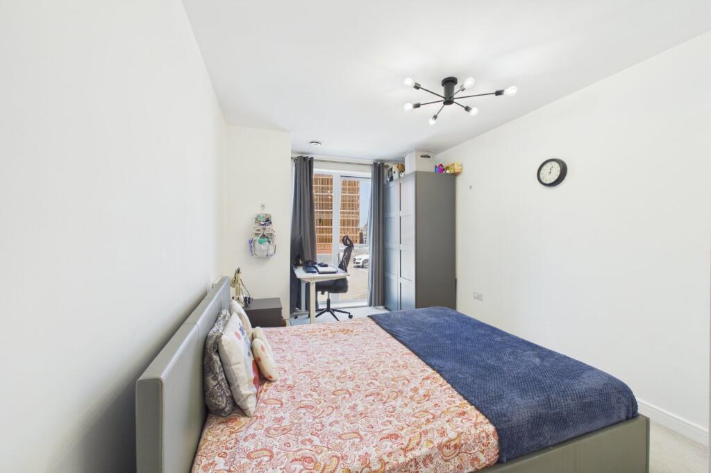 Apartment in Wokingham - View 5