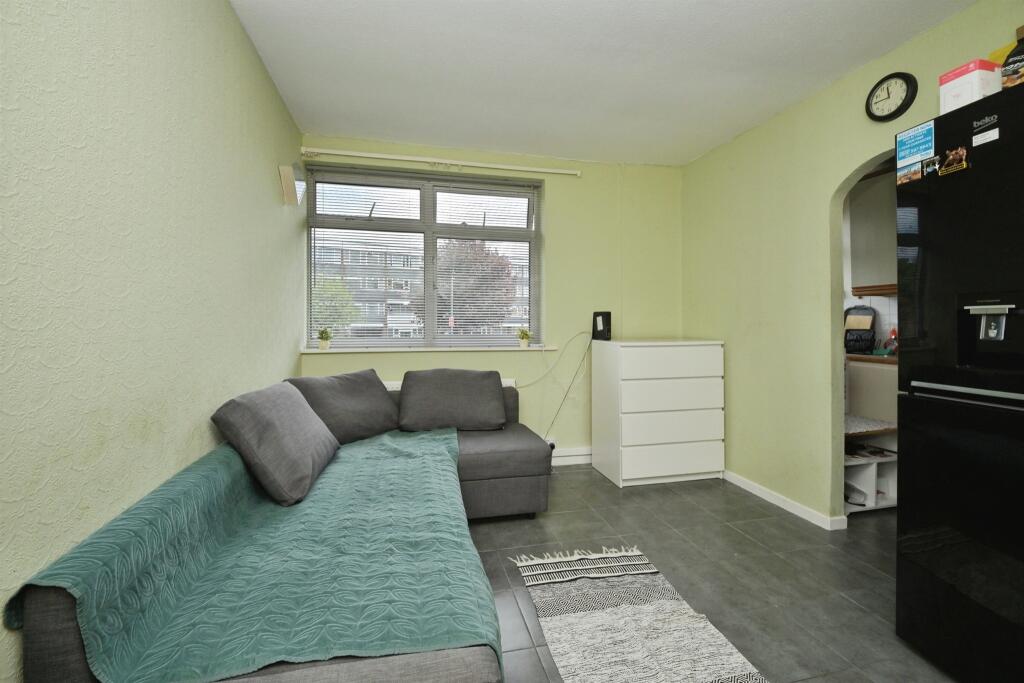 Apartment in Chelmsford - View 5