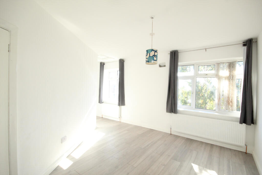 Apartment in Harrow - View 4