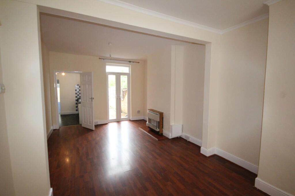 House in Northampton, West Northamptonshire - View 2