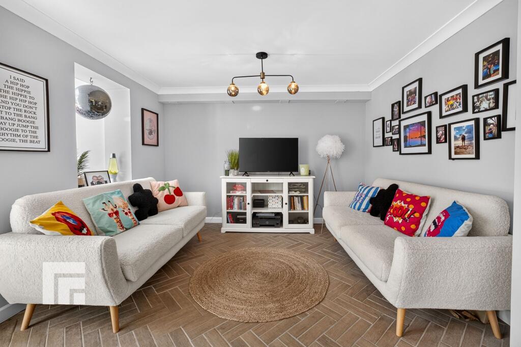 House in Cardiff, Parc Plymouth, Radyr and Morganstown - View 3