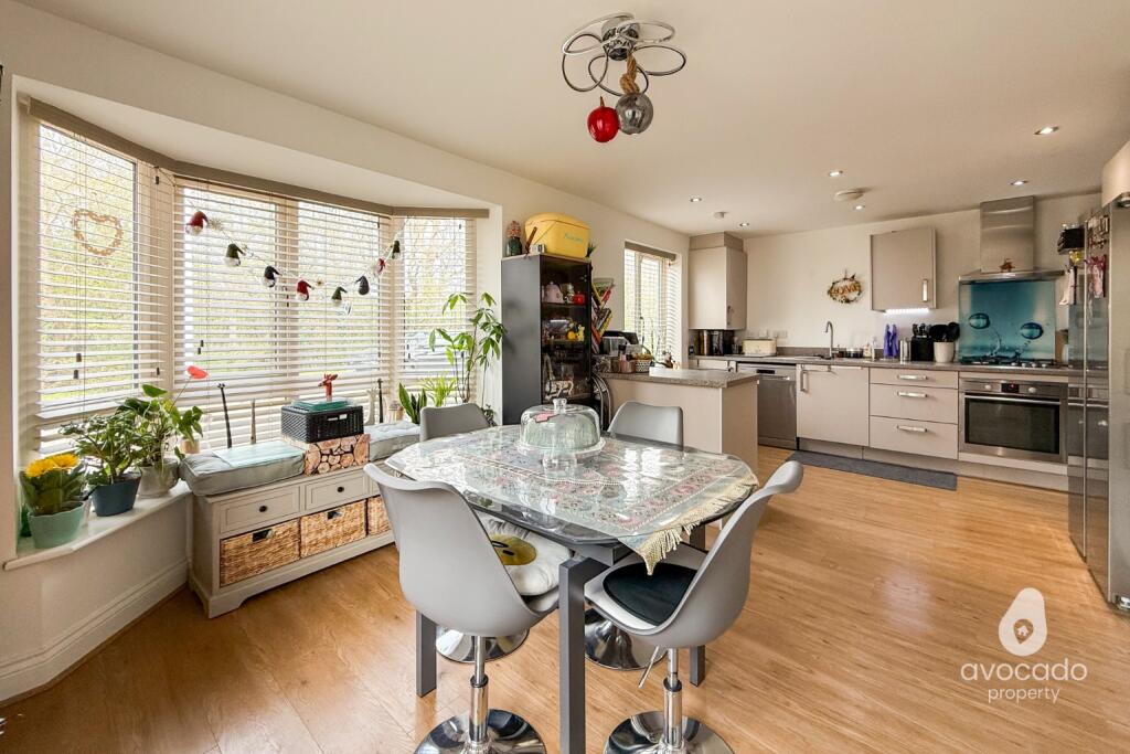 House in Spencers Wood, Ryeish Green, Shinfield - View 4