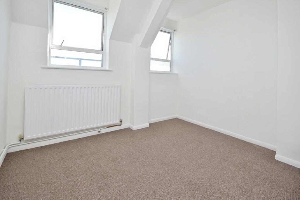Apartment in Whitton, Whitton High Street - View 5