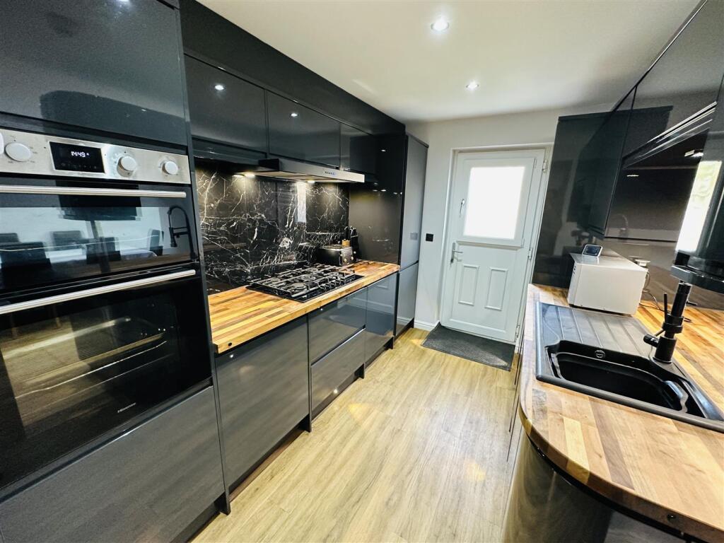 Alder Close, Selby photo 2