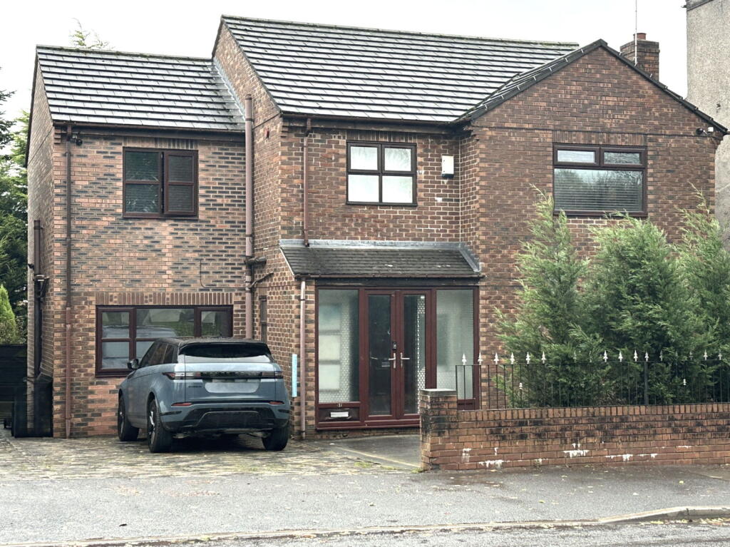 6-bed detached on 412 Rochdale Road, Royton, OL2 6TS, £420,000