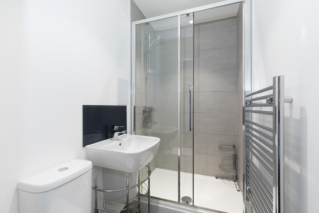 Apartment in Worcester, Worcestershire - View 5