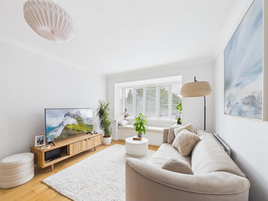 Apartment in North Tyneside, North East - View 5