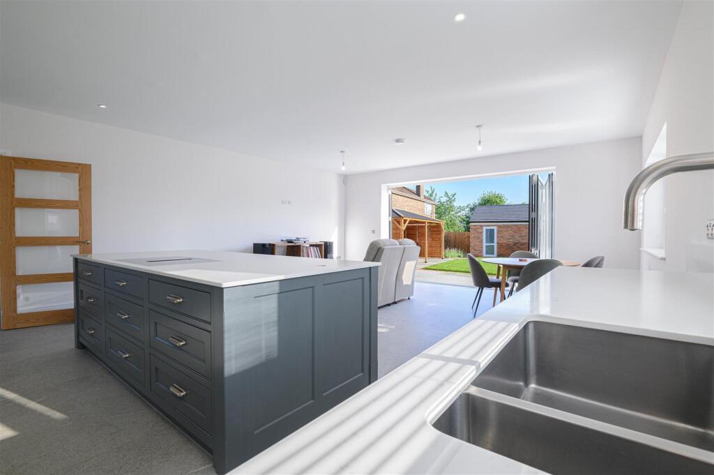 House in Wellingborough, North Northamptonshire - View 4