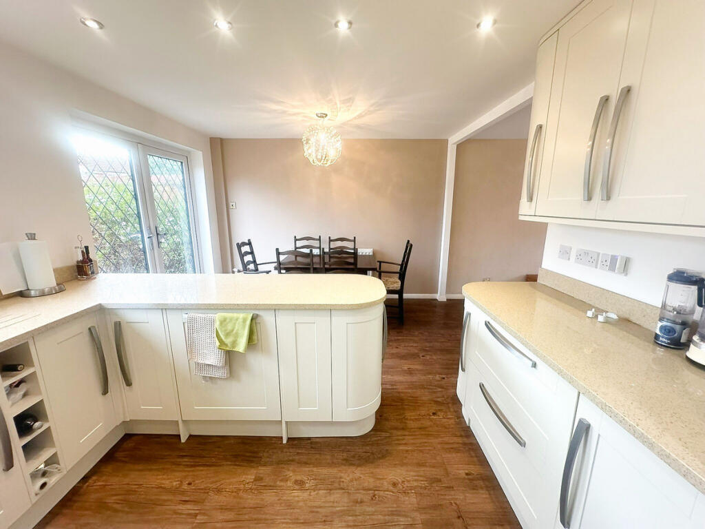 House in London, Harold Hill - View 4
