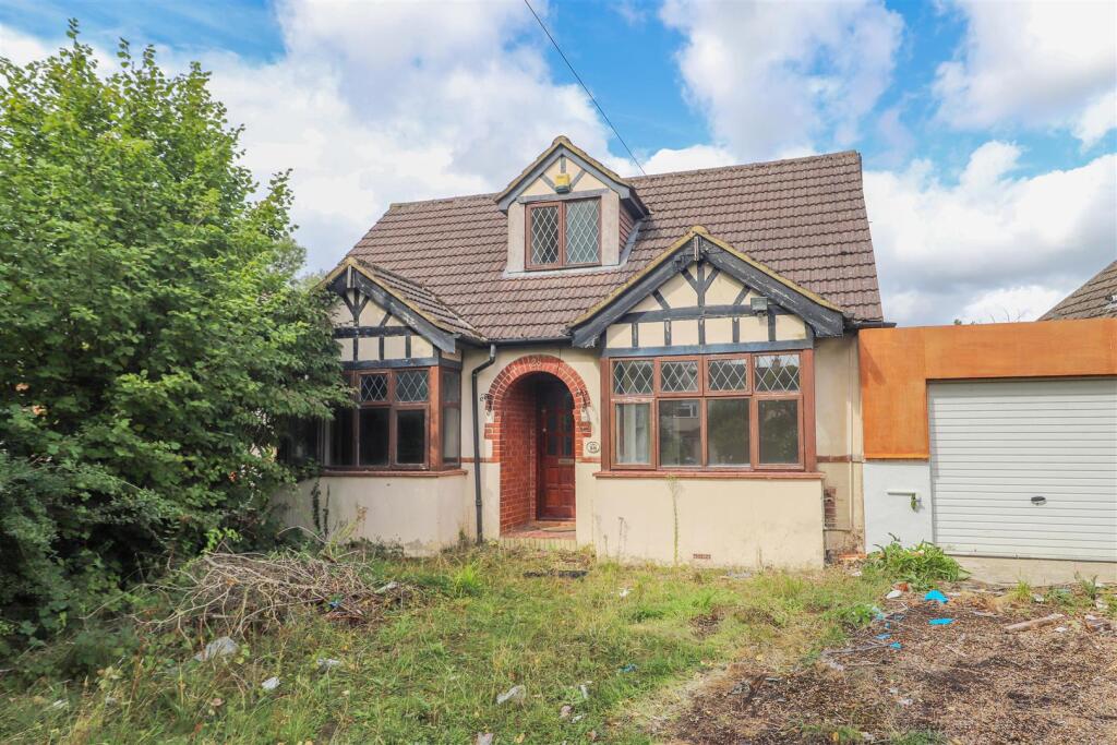 4-bed bungalow on Thornhill Road, Ickenham, UB10, £900,000