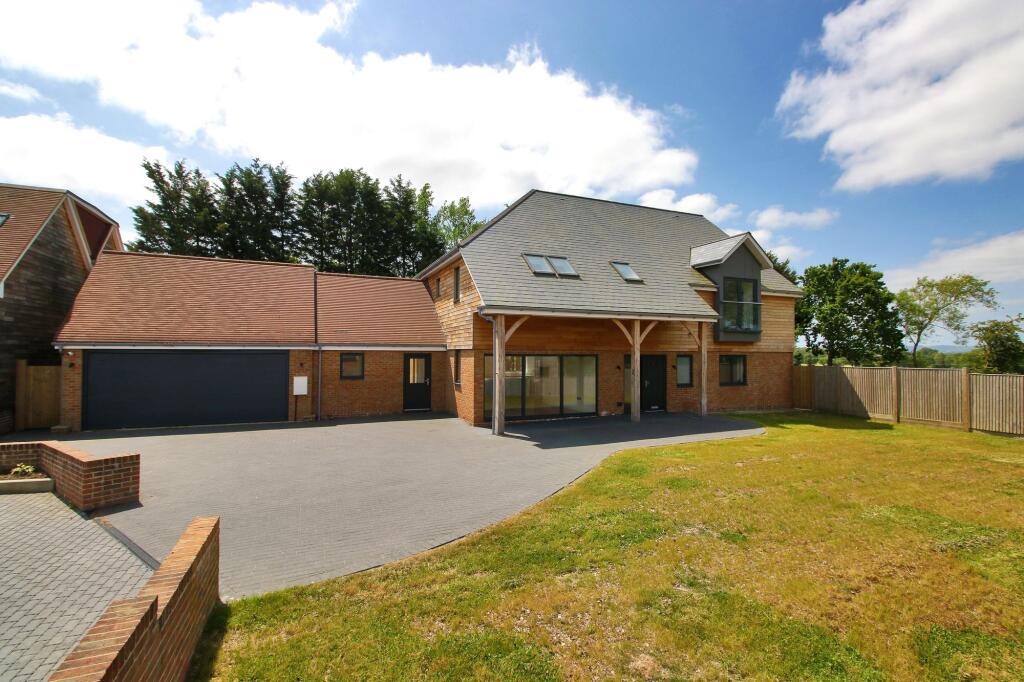 5-bed detached on 2, Oakview Place, Little Horsted, TN22, £1,350,000