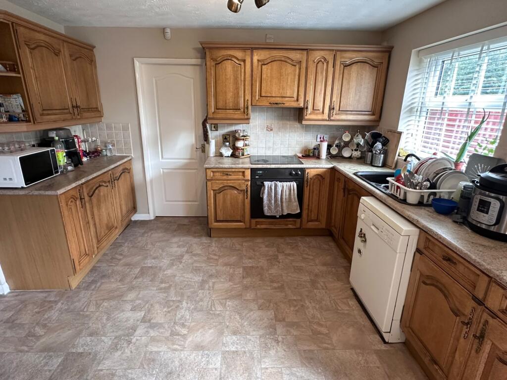 House in Nottingham, Assarts Farm Estate, Nuthall - View 4