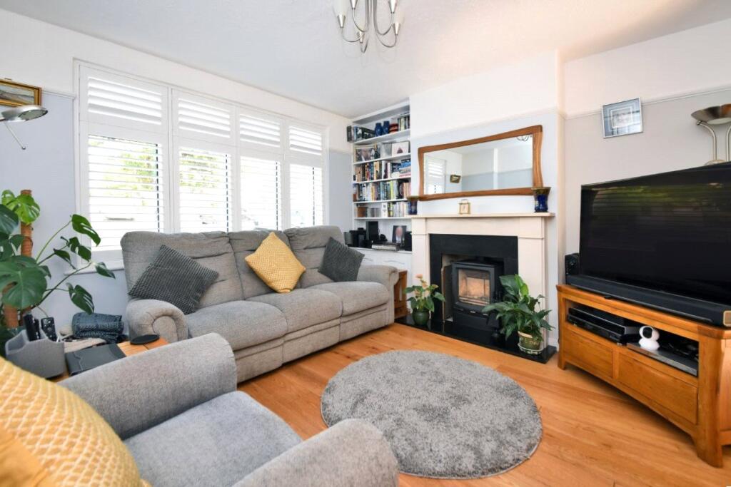 House in Sutton - View 5