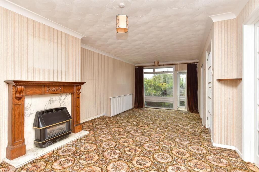 Southsea Avenue, Minster On Sea, Sheerness, Kent photo 2