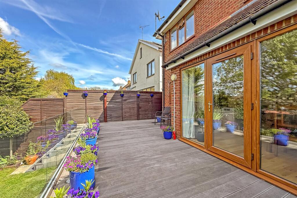 Additional image 20 of Mount Drive, Park Street, St. Albans