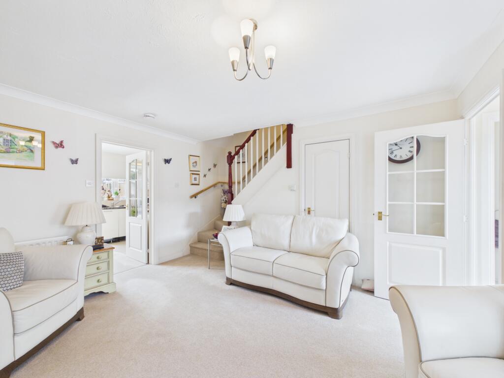 House in Horsham, Highwood - View 3