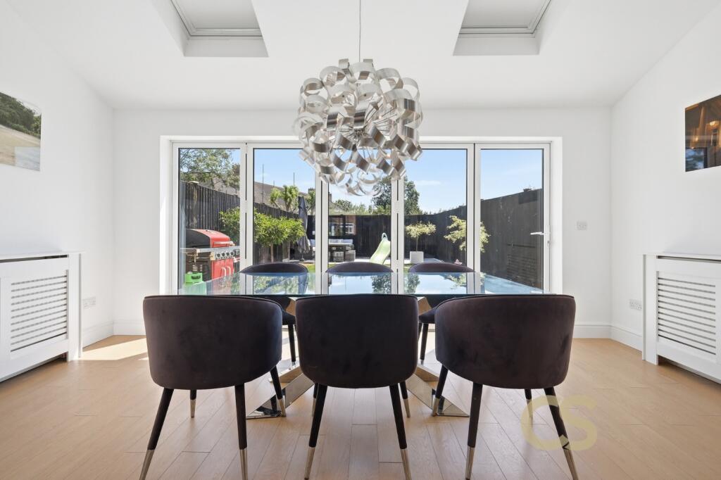 House in Broxbourne, Churchgate - View 3