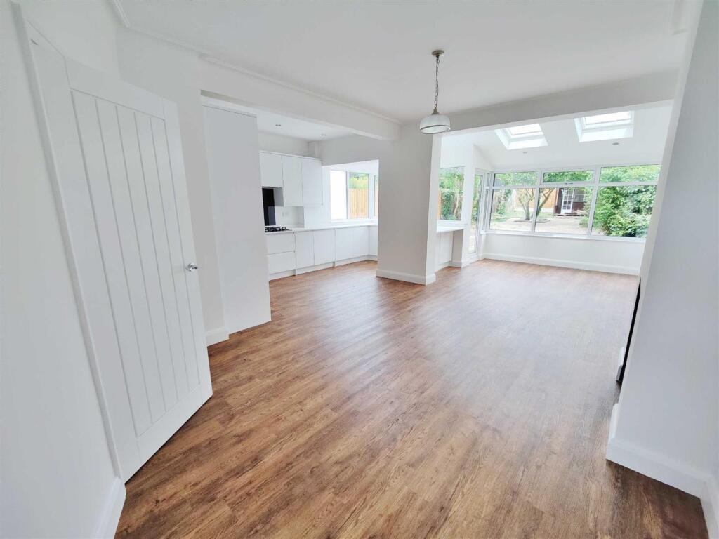 House in Southend-on-Sea - View 4