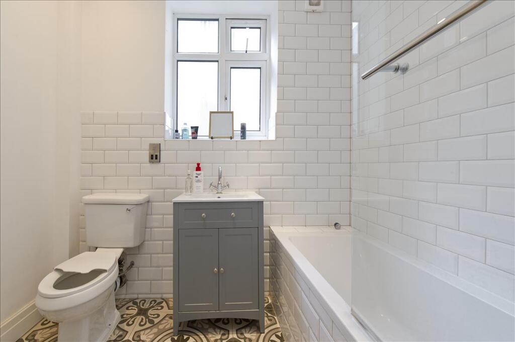 Apartment in London - More