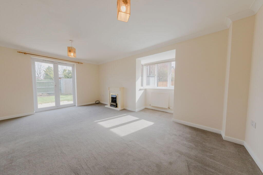 Oriel Close, Wolverton, Milton Keynes, MK12 photo 3