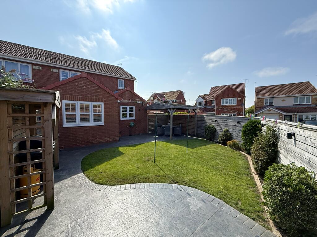 Kirkwood Drive, Redcar, North Yorkshire  photo 3