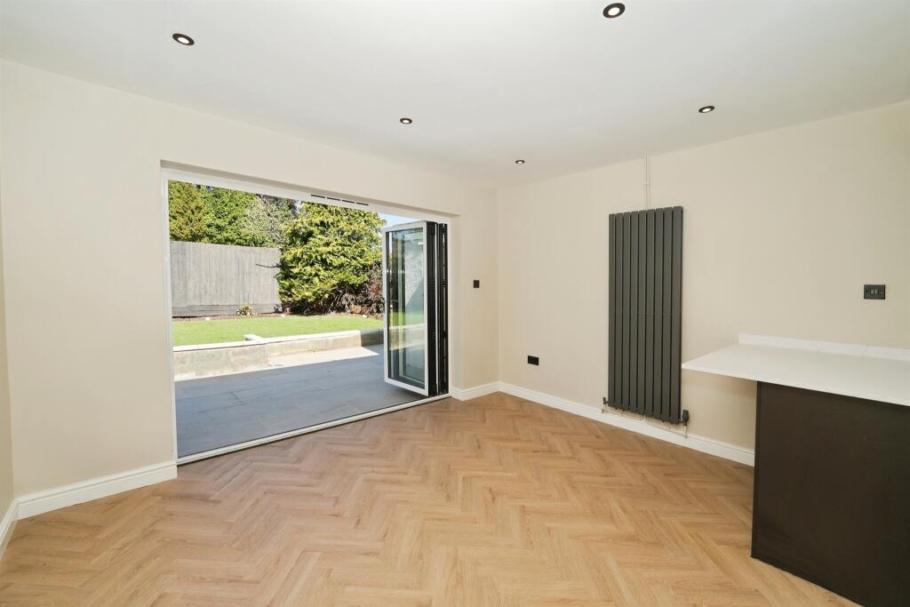 House in Newport - View 4