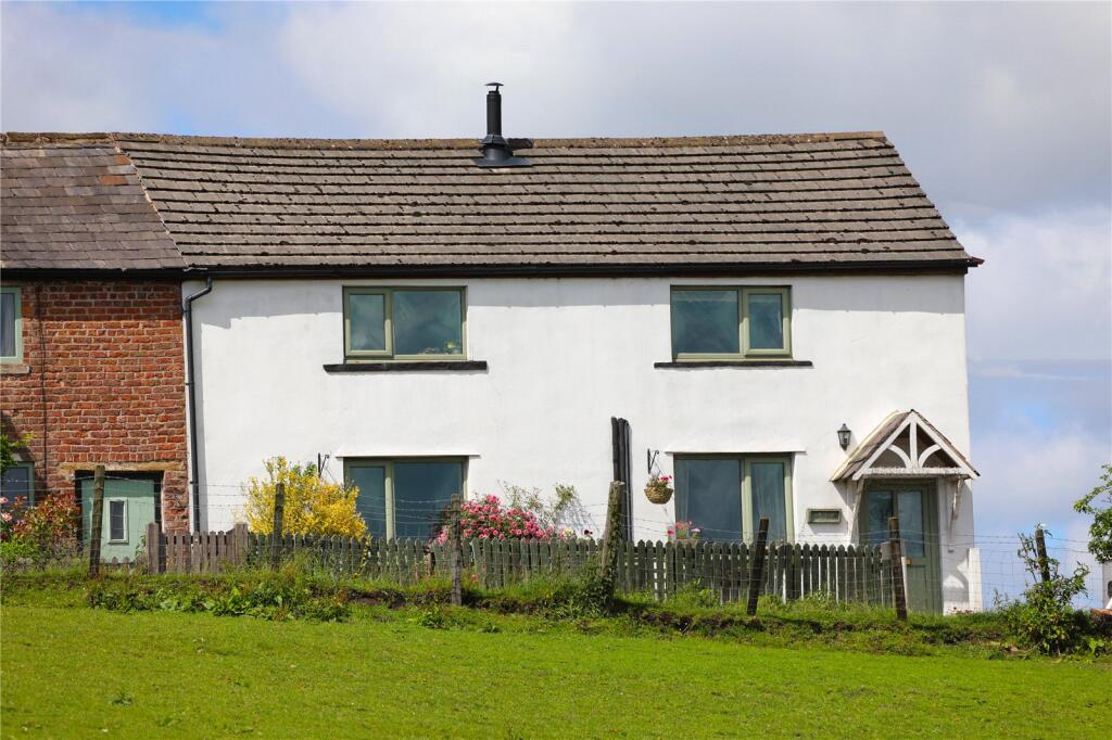 House in Oldham, Chadderton Fold - View 2