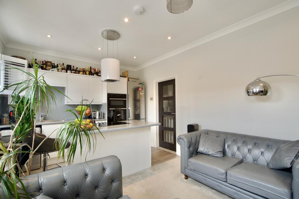 Apartment in London - View 4