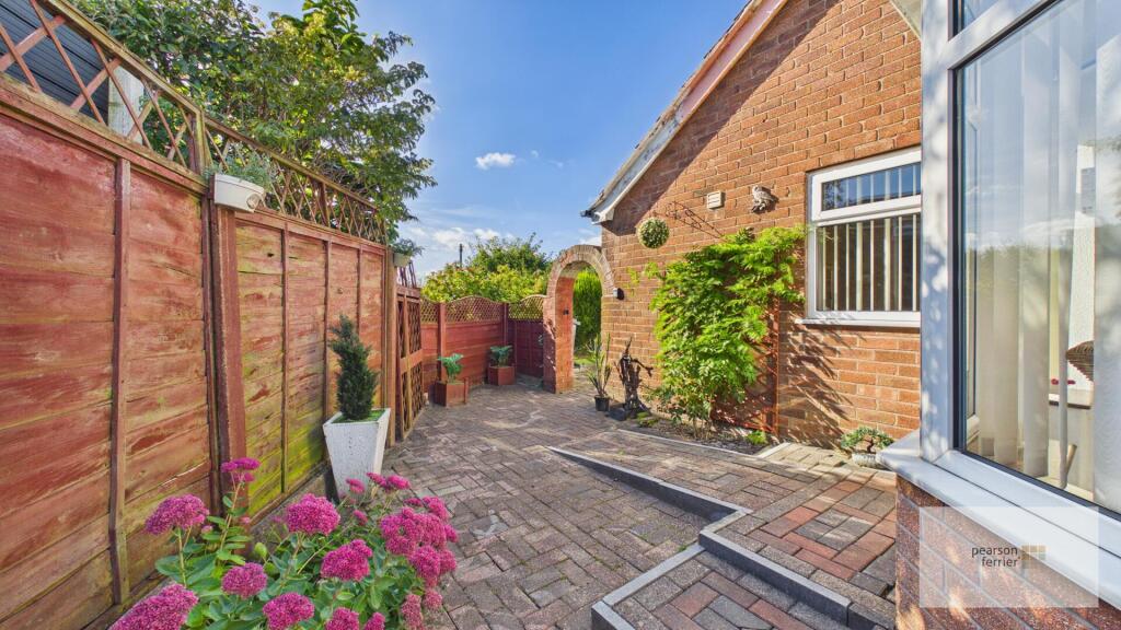 Guiseley Close, Walmersley, Bury photo 5